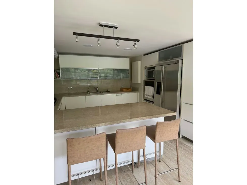 Alquiler de apartamento PH en La Alameda 200 mts2 - 2