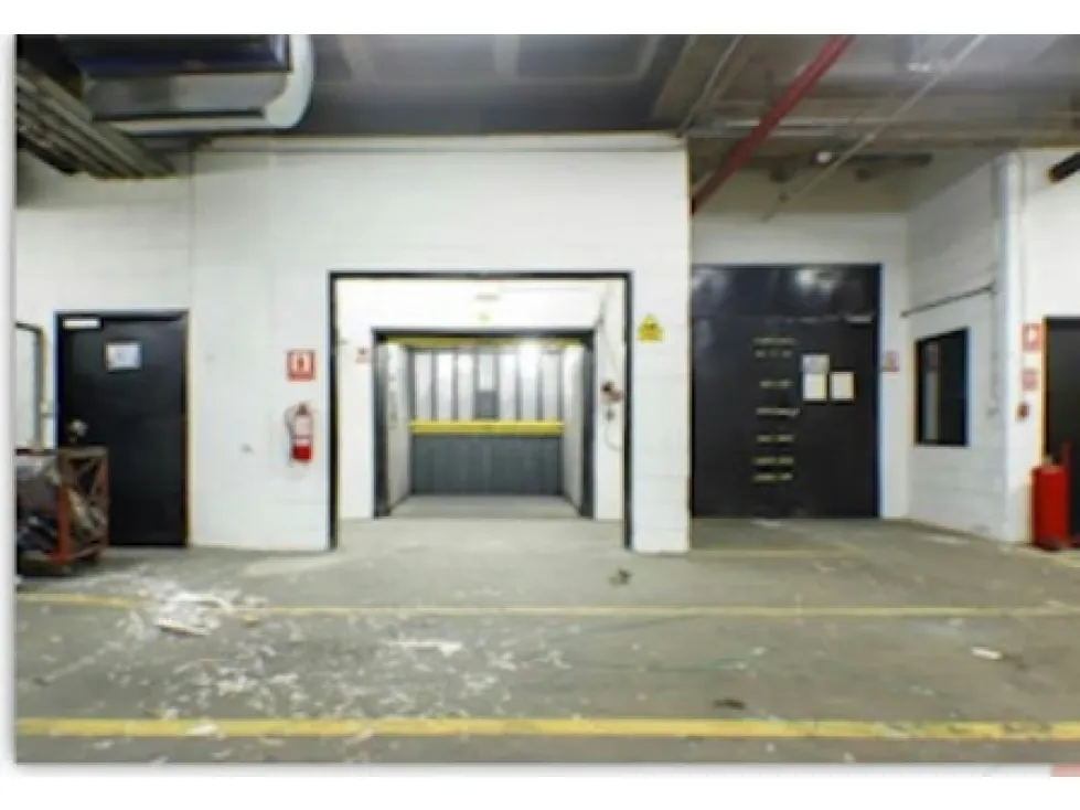 Vendo edificio industrial 3820m2 La Urbina 5437 - 3