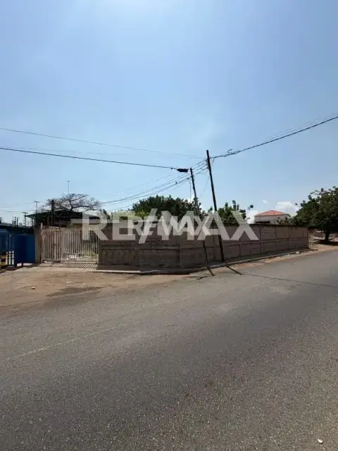 Minicentro Comercial en Venta Av. Circunvalación 2