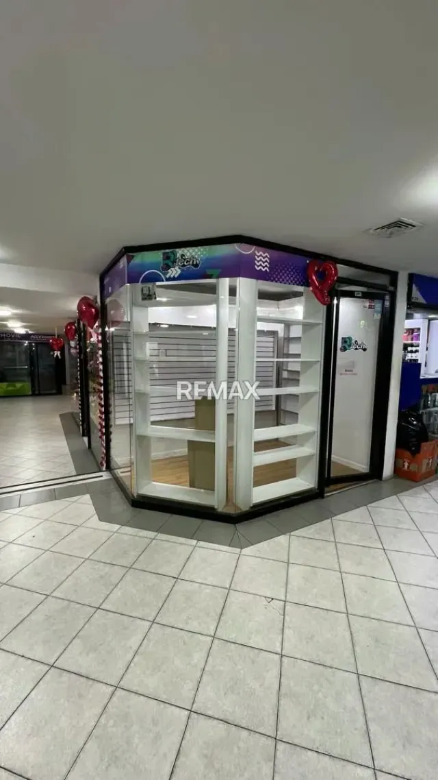 Local el Lago Mall - 3