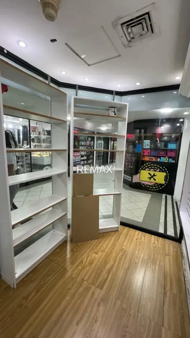 Local el Lago Mall - 4