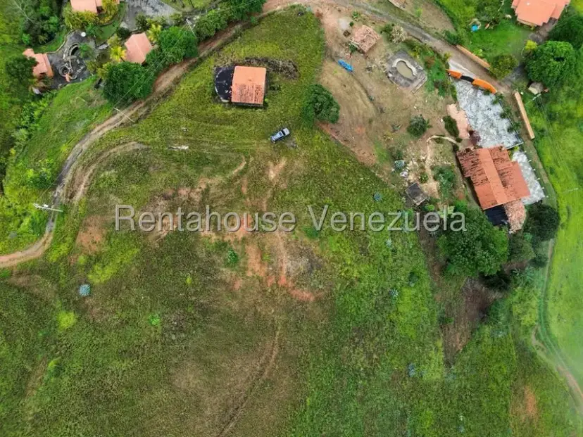 Terreno (Finca) en Venta en La Colonia Tovar, Aragua
