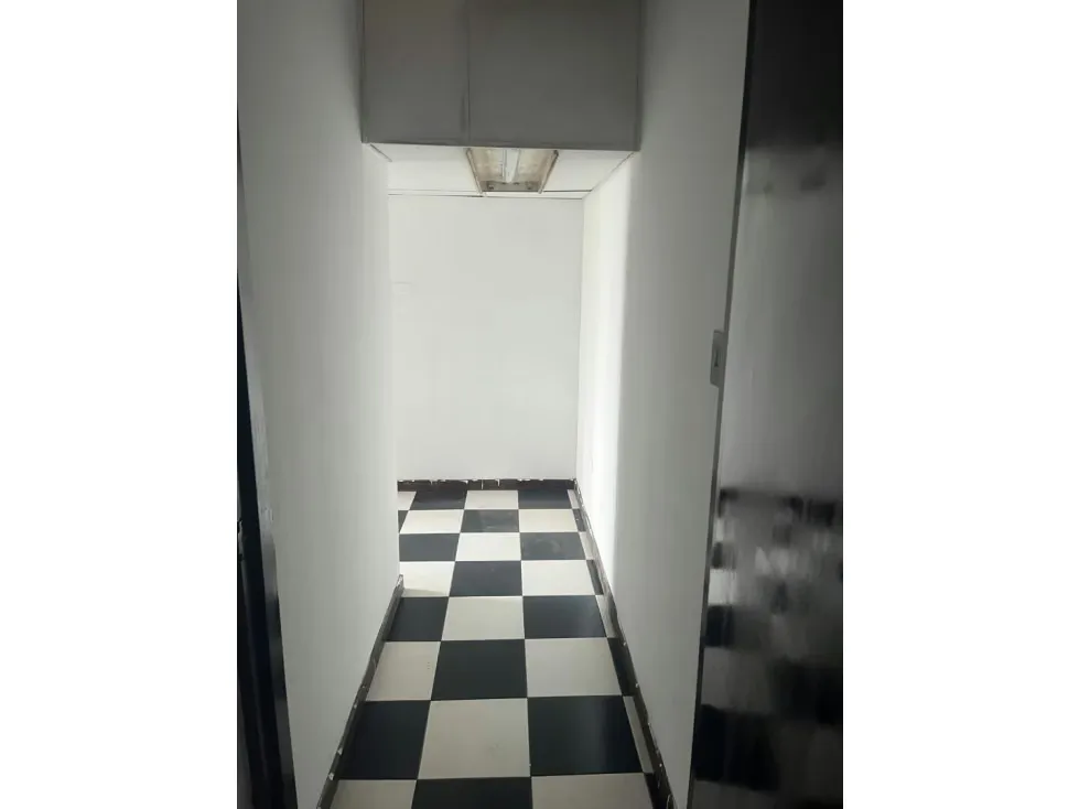 En Alquiler Local Comercial en Capitolio 107 mts2 - 7
