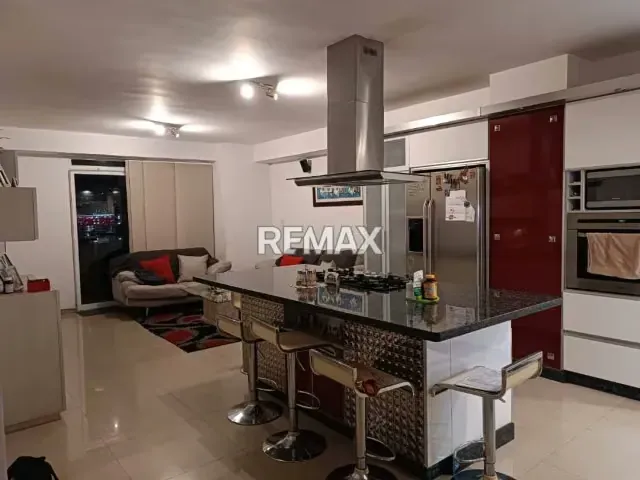 EN VENTA EXCLUSIVO A PARTAMENTO EN LA AV. ARISMENDI DE LECHERIA, CONJUNTO RESIDENCIAL SOLARENA SUR