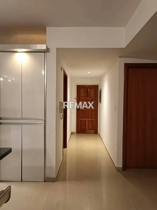EN VENTA EXCLUSIVO A PARTAMENTO EN LA AV. ARISMENDI DE LECHERIA, CONJUNTO RESIDENCIAL SOLARENA SUR - 11