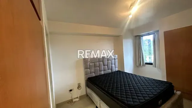 Apartamento actualizado y amoblado en la Urb El Peñon - 11