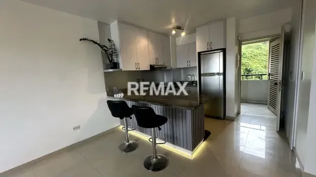 Apartamento actualizado y amoblado en la Urb El Peñon - 3