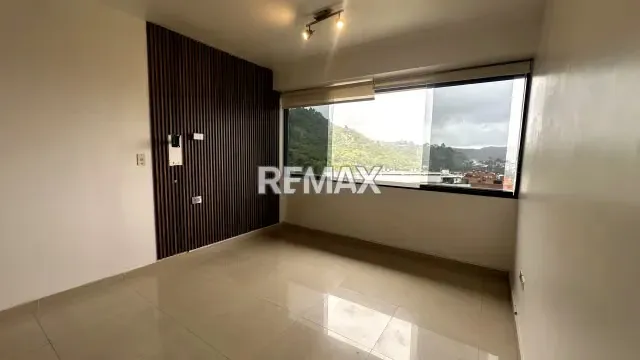 Apartamento actualizado y amoblado en la Urb El Peñon - 8
