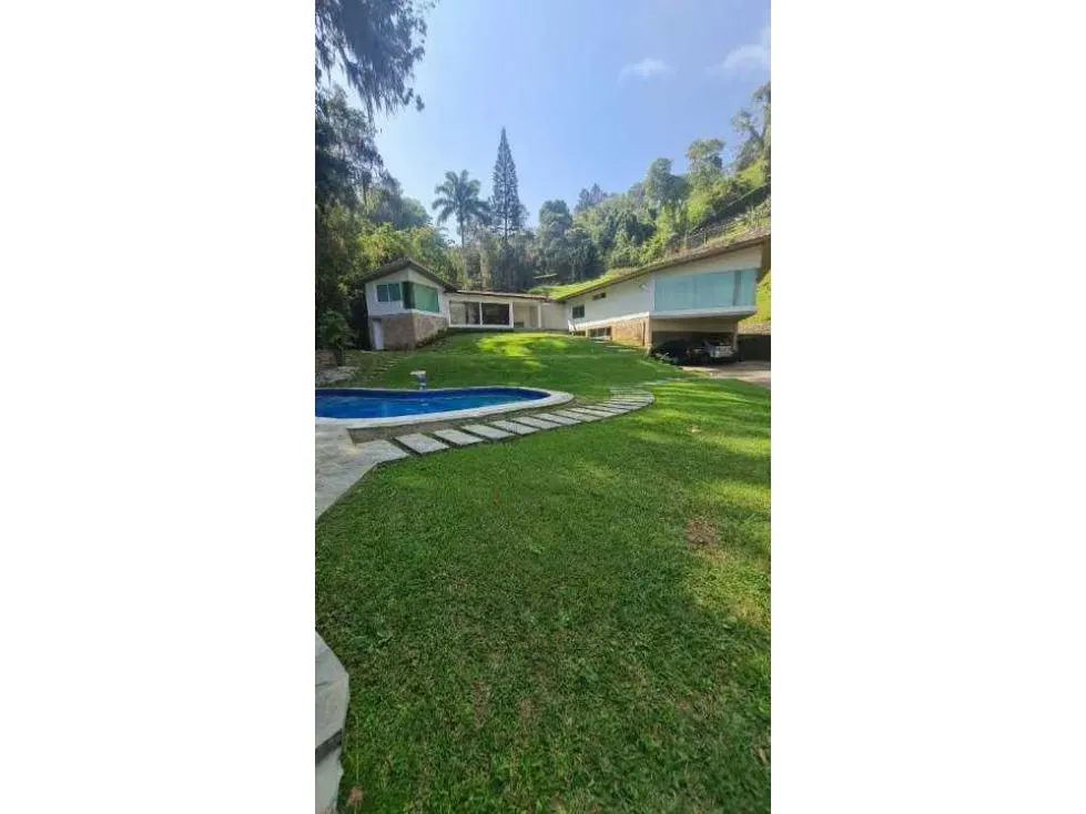 Vendo casa 850m2 Alto Hatillo 4412