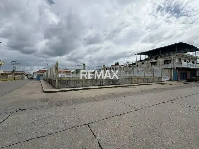 Terreno en Venta, Zona Centro Cagua (Triple Frente)