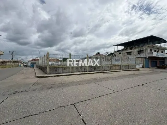 Terreno en Venta, Zona Centro Cagua (Triple Frente)