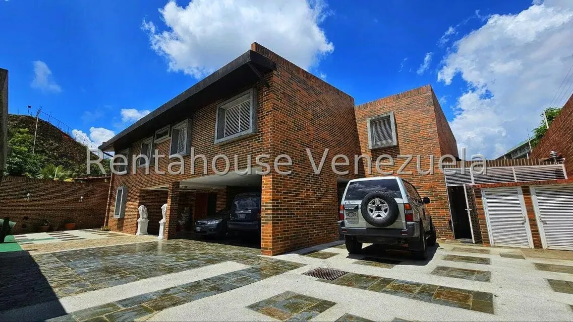 Casa (Multipes Niveles) en Venta en Cumbres de Curumo, Distrito Metropolitano - 2