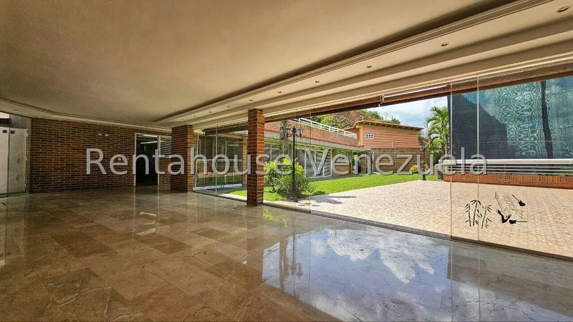 Casa (Multipes Niveles) en Venta en Cumbres de Curumo, Distrito Metropolitano - 102