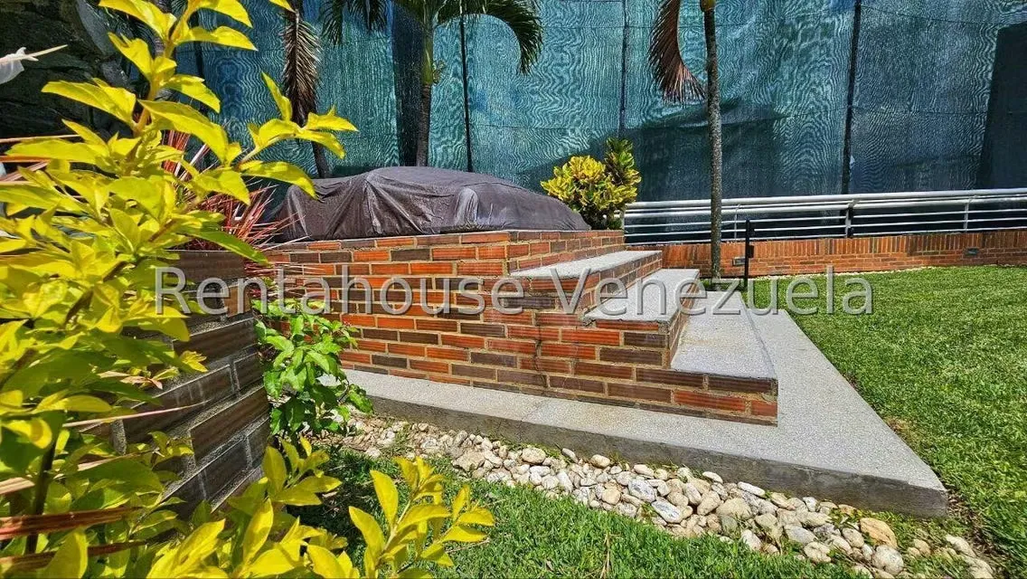Casa (Multipes Niveles) en Venta en Cumbres de Curumo, Distrito Metropolitano - 131