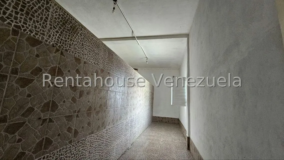 Casa (Multipes Niveles) en Venta en Cumbres de Curumo, Distrito Metropolitano - 15