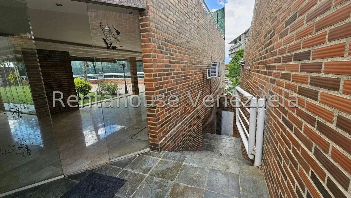 Casa (Multipes Niveles) en Venta en Cumbres de Curumo, Distrito Metropolitano - 19