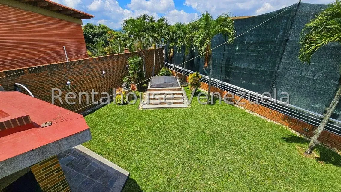 Casa (Multipes Niveles) en Venta en Cumbres de Curumo, Distrito Metropolitano - 23