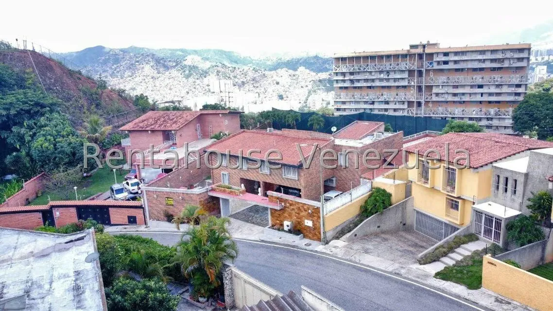 Casa (Multipes Niveles) en Venta en Cumbres de Curumo, Distrito Metropolitano - 26