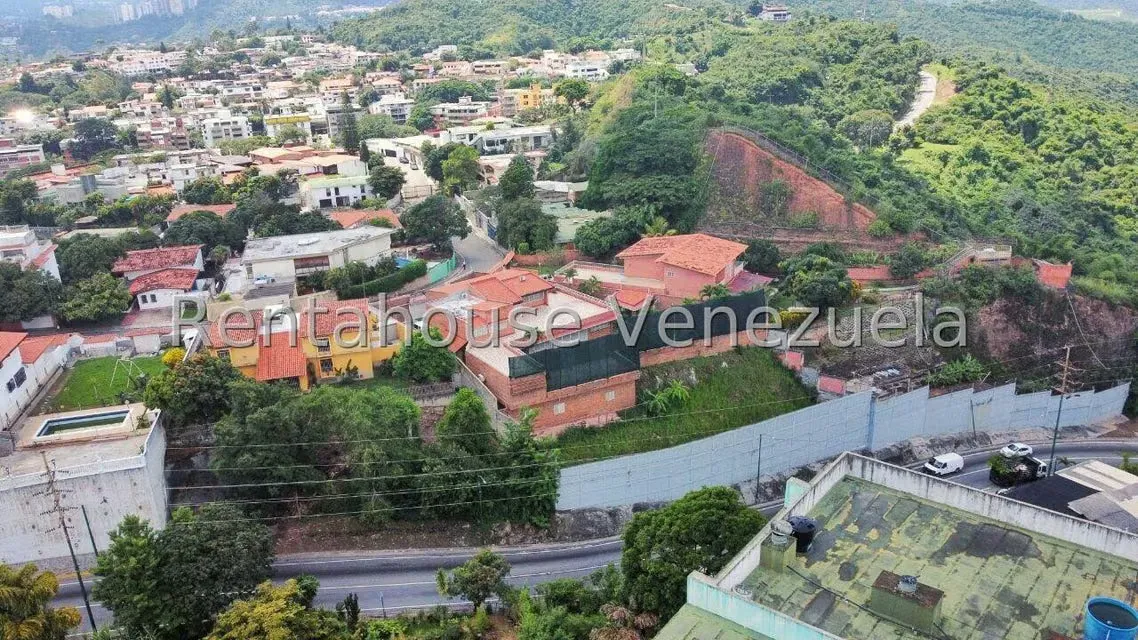 Casa (Multipes Niveles) en Venta en Cumbres de Curumo, Distrito Metropolitano - 30