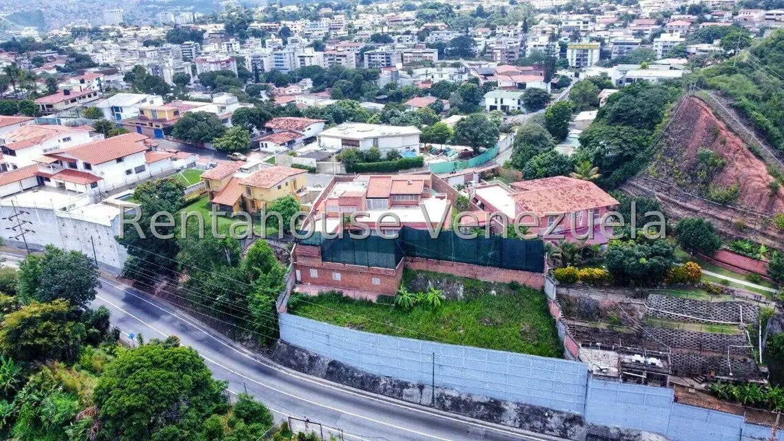 Casa (Multipes Niveles) en Venta en Cumbres de Curumo, Distrito Metropolitano - 32