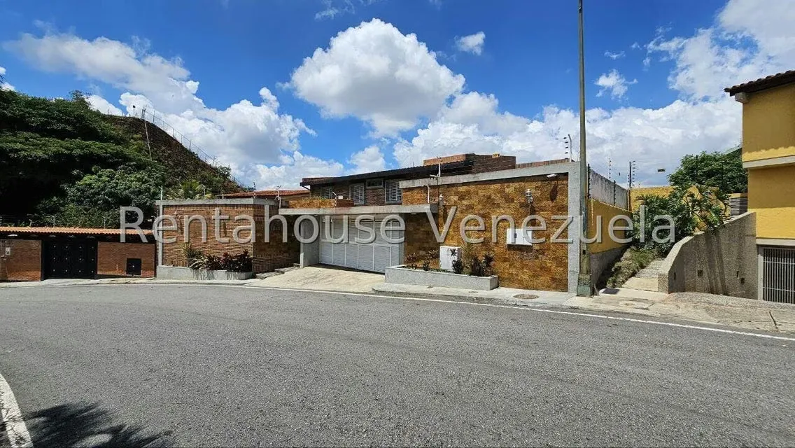 Casa (Multipes Niveles) en Venta en Cumbres de Curumo, Distrito Metropolitano - 34