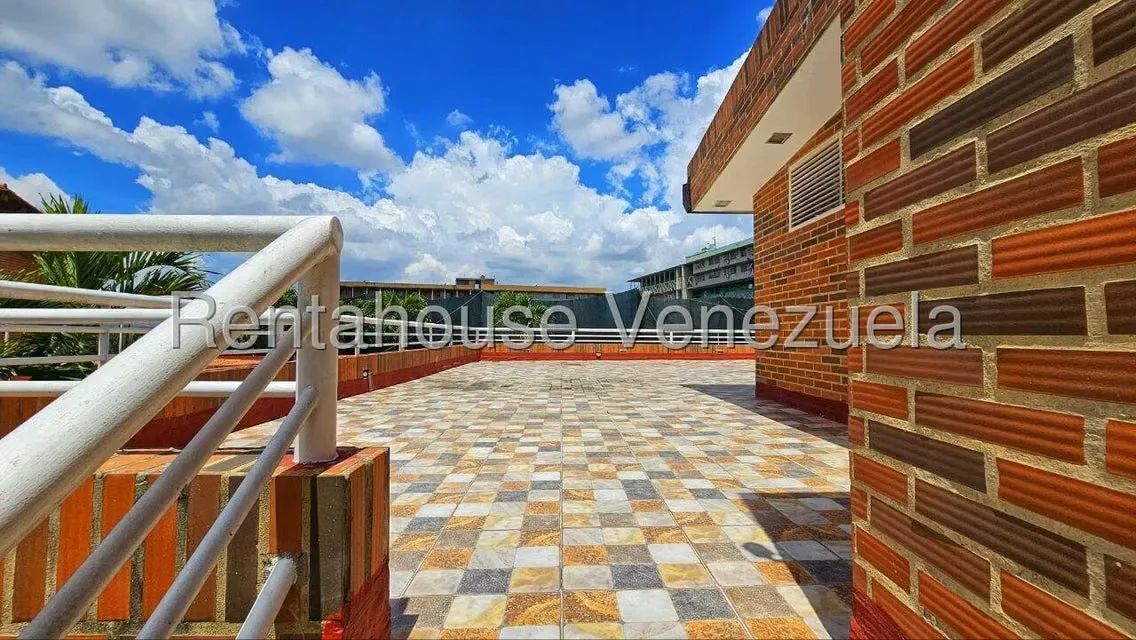 Casa (Multipes Niveles) en Venta en Cumbres de Curumo, Distrito Metropolitano - 37