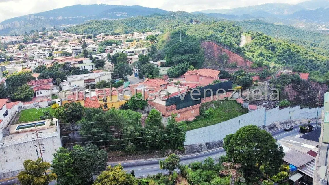 Casa (Multipes Niveles) en Venta en Cumbres de Curumo, Distrito Metropolitano - 42