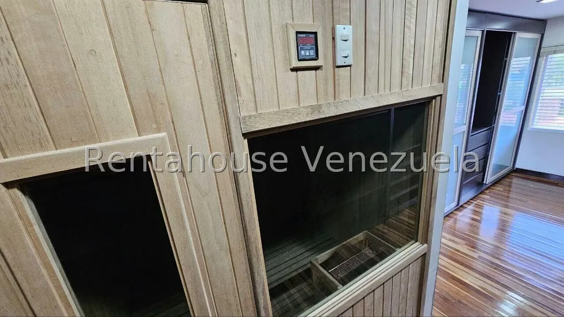 Casa (Multipes Niveles) en Venta en Cumbres de Curumo, Distrito Metropolitano - 50