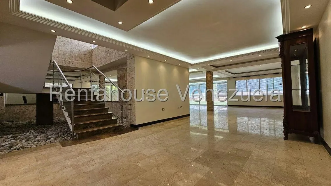 Casa (Multipes Niveles) en Venta en Cumbres de Curumo, Distrito Metropolitano - 62