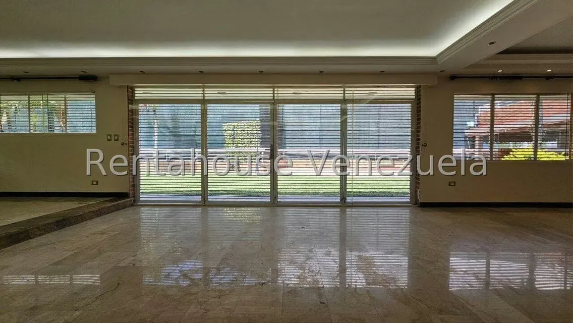 Casa (Multipes Niveles) en Venta en Cumbres de Curumo, Distrito Metropolitano - 67