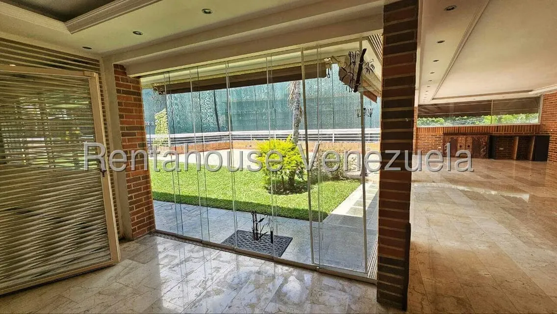 Casa (Multipes Niveles) en Venta en Cumbres de Curumo, Distrito Metropolitano - 91