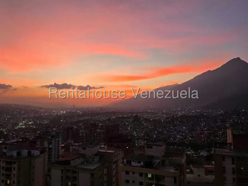 Apartamento (Duplex) en Venta en Lomas del Avila, Distrito Metropolitano - 14