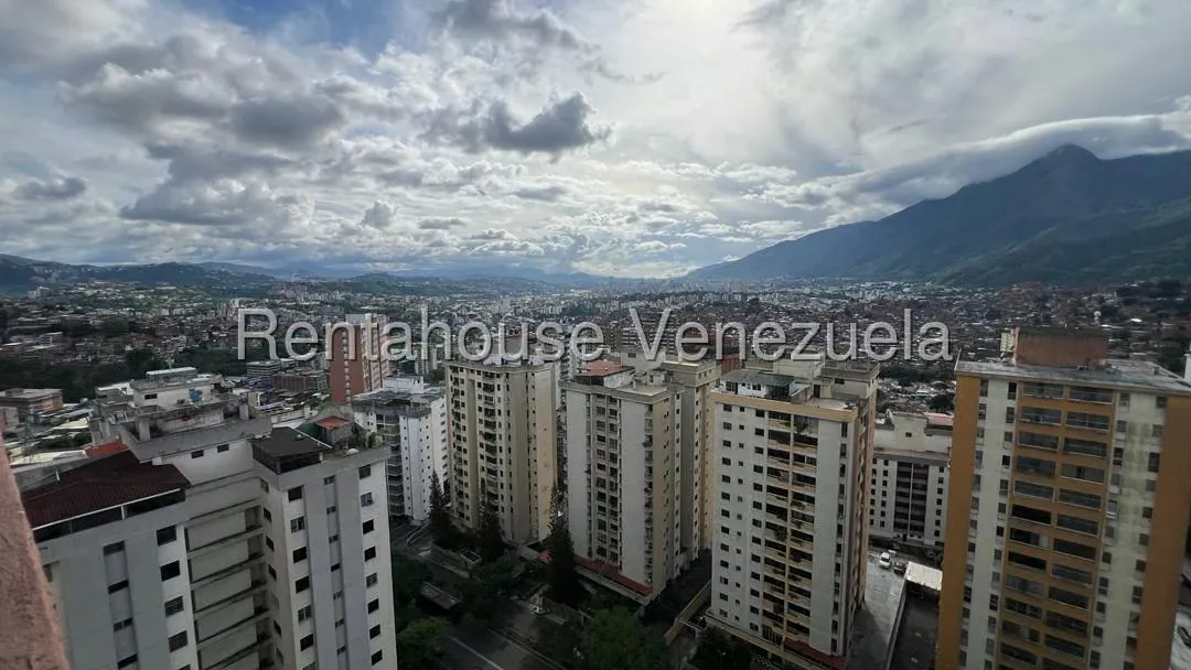Apartamento (Duplex) en Venta en Lomas del Avila, Distrito Metropolitano - 30