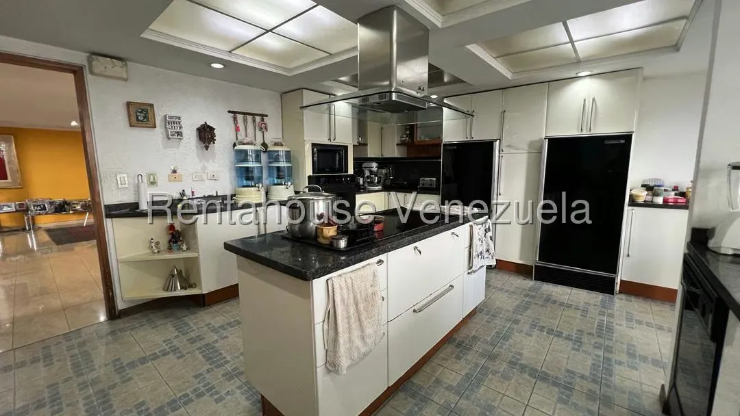 Apartamento (Duplex) en Venta en Lomas del Avila, Distrito Metropolitano - 32