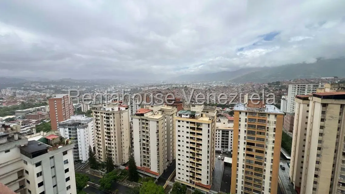 Apartamento (Duplex) en Venta en Lomas del Avila, Distrito Metropolitano - 10