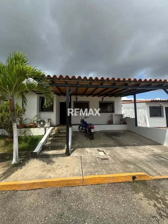 Hermosa casa en Venta ubicada en Prado Plaza Cabudare de 162m2 de terreno y construcción - 4
