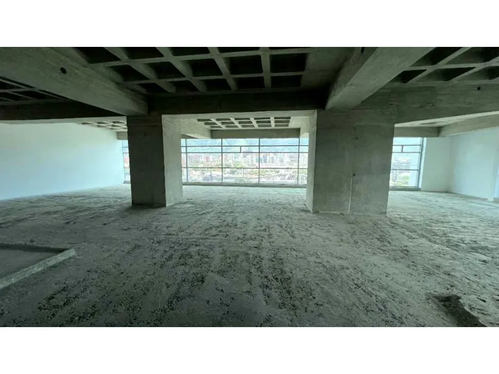 Se Alquila Oficina 300 M2 en la Torre Luxor, Urbanización Las Mercedes - 14