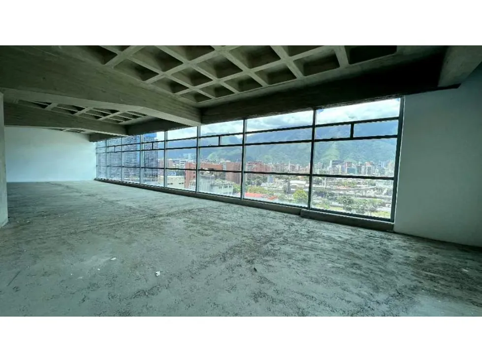 Se Alquila Oficina 300 M2 en la Torre Luxor, Urbanización Las Mercedes - 8