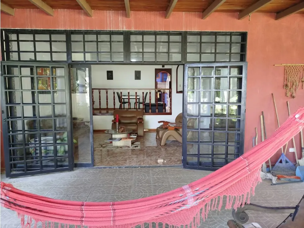 AMPLIA Y HERMOSA CASA EN VENTA EN LOMAS DE MONTE CLARO - 11