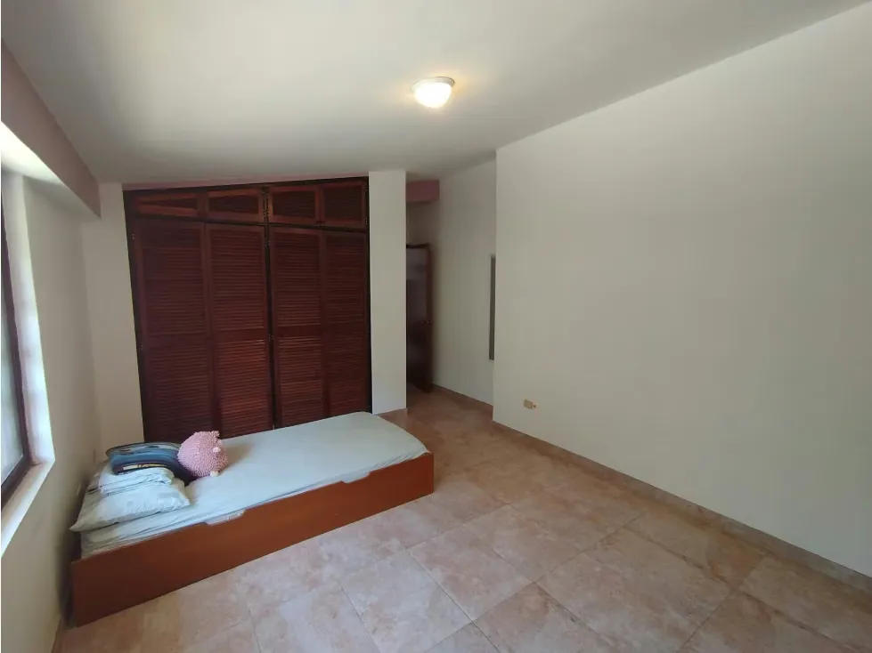 AMPLIA Y HERMOSA CASA EN VENTA EN LOMAS DE MONTE CLARO - 17