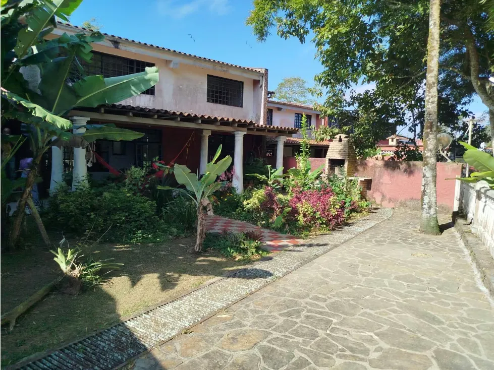 AMPLIA Y HERMOSA CASA EN VENTA EN LOMAS DE MONTE CLARO - 20