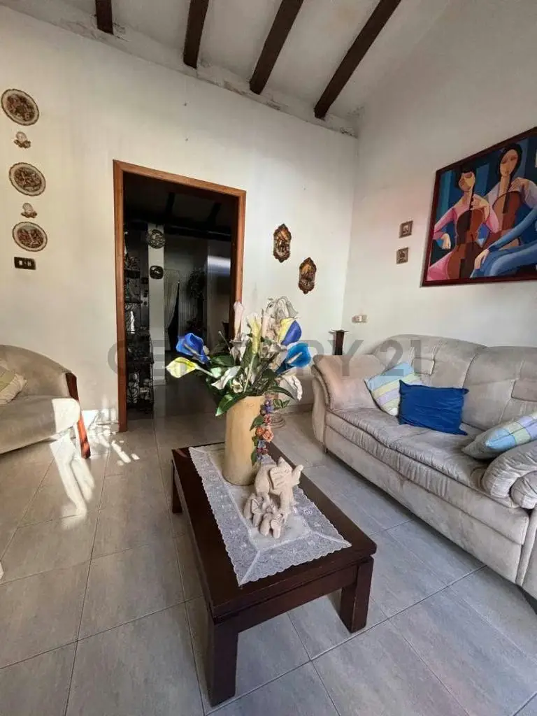 EN VENTA INMUEBLE DOBLE PROPOSITO VIVIENDA Y LOCAL COMERCIAL