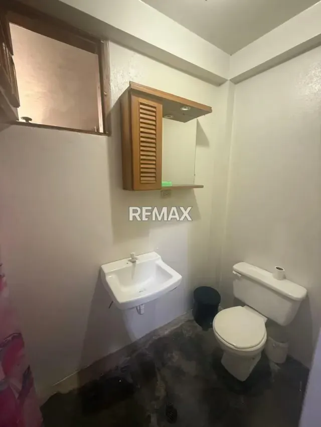 Gran Oportunidad*de adquirir una casa de 2 pisos, con excelente distribución, espacios independientes qué generan rentabilidad. *Ubicada* En Las Américas Fría. Edo. Táchira. - 12