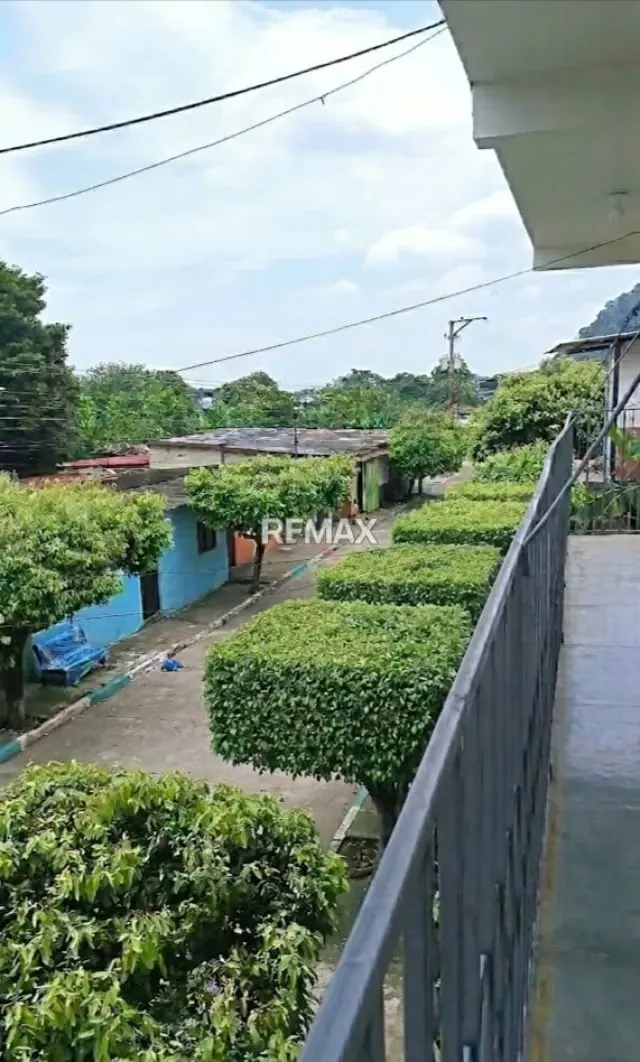 Gran Oportunidad*de adquirir una casa de 2 pisos, con excelente distribución, espacios independientes qué generan rentabilidad. *Ubicada* En Las Américas Fría. Edo. Táchira. - 7