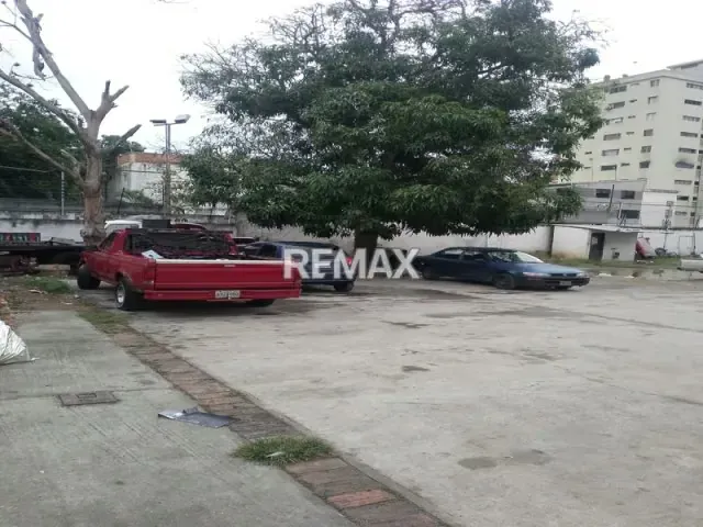 EN VENTA TERRENO EN LA AV. 20 DE BARQUISIMETO - 3