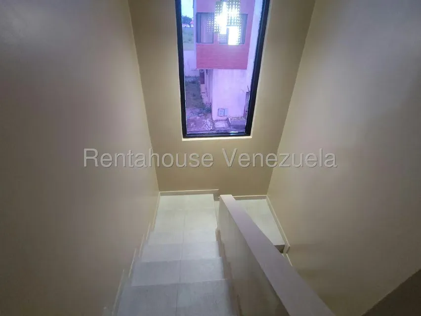 Casa (Duplex) en Venta en Villa Contemporanea, Portuguesa - 13