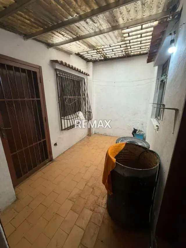 Venta de Casa, Calle Argentina de Catia - 17
