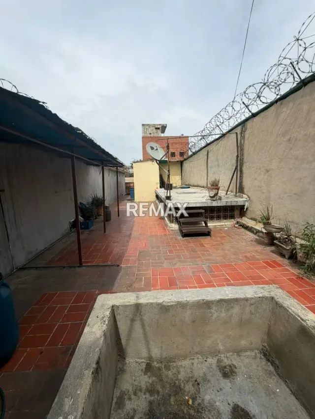 Venta de Casa, Calle Argentina de Catia - 19