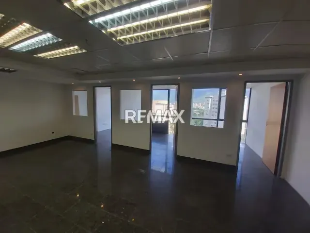 ALQUILER DE OFICINA CC MACARACUAY PLAZA (6A P1) - 12