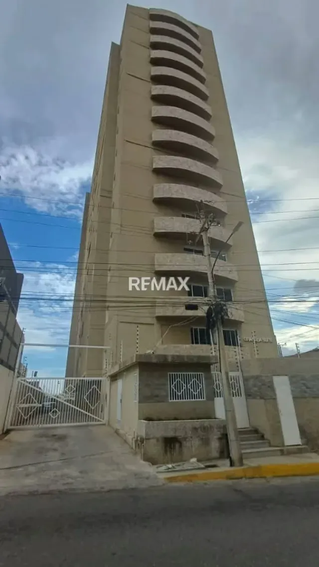 Apartamento ubicado en Edificio Granada Suite